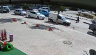 Yaya Geçidinde Korku Dolu Anlar! Refüje Çıkan Otomobil Karşı Şeride Geçti