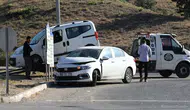 Arguvan Kavşağı'nda Kaza: İki Otomobil Çarpıştı, 2 Kişi Yaralandı