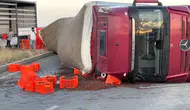 Malatya’da Peş Peşe İki Kaza: Kayısılar Yola Saçıldı, Sürücü Araçta Sıkıştı