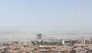 Malatya'da Toz Alarmı! Kuvvetli Rüzgâr Şantiyelerden Kalkan Tozu Kent Merkezine Taşıdı