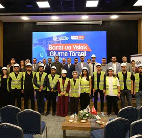 Mühendislik Öğrencilerine Anlamlı Destek: İlk Baret ve Yelekleri Törenle Verildi