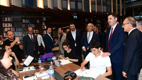 Bakan Murat Kurum Malatya'da Öğrencilerle Buluştu! Şehir Kütüphanesine Tam Not Verdi