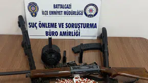 Battalgazi’de Sokak Satıcılarına Operasyon: 817 Sentetik Hap Ele Geçirildi