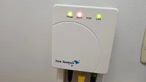 Çöşnük'te İnternet Krizi Büyüyor: Yakamoz Sokak Sakinleri Haftalardır Bağlantı Bekliyor