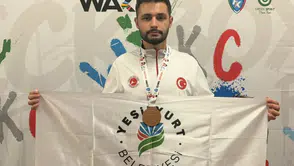 Malatyalı Genç Kick Boksçudan Dünya Başarısı: Ömer Faruk Yılmaz Bronz Madalya Kazandı