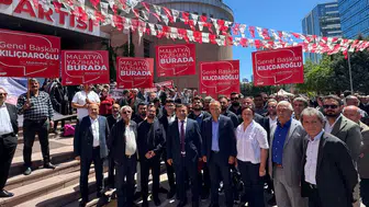 Malatya Heyeti Pankartlarla CHP Genel Merkezi'ne Çıkarma Yaptı
