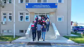 JASAT’tan Şafak Operasyonu! 60 Yıl Hapis Cezası Bulunan 2 Firari Malatya’da Yakalandı