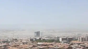Malatya'da Toz Alarmı! Kuvvetli Rüzgâr Şantiyelerden Kalkan Tozu Kent Merkezine Taşıdı