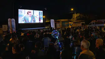 Arguvan’da Sinema Akşamı: Yüzlerce Kişi Nazım Hikmet Meydanı’nda Buluştu
