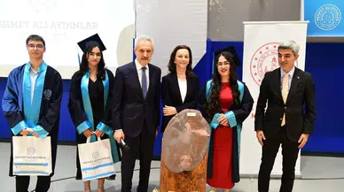 Mehmet Ali Aydınlar Fen Lisesi mezuniyetinde eğitim yatırımları vurgulandı
