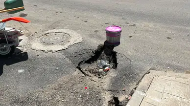 Yeni Tamamlanan Caddede Oluşan Çökme Tartışma Yarattı: Vatandaşlar Denetim Çağrısında Bulundu