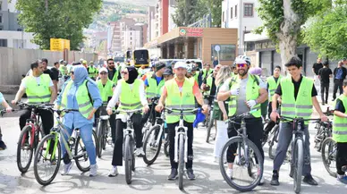 Malatya’da Yüzlerce Kişi Aynı Mesaj İçin Pedal Çevirdi: Sağlıklı Yaşam ve Farkındalık Bir Aradaydı