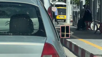 Malatya Trafiğinde Gülümseten Görüntü! Kırılan Aynaya Bulduğu Çözüm Şaşkınlık Yarattı