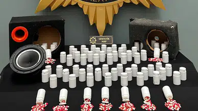Malatya'da uyuşturucu operasyonunda 4 şüpheli yakalandı, binlerce ecza hapı ele geçirildi.