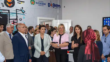 Malatya’da Gençlere Teknoloji Yatırımı! Dijital Gençlik Merkezi Kapılarını Açtı