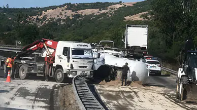 Malatya-Adıyaman Yolunda Korkutan Kaza! Yakıt Tankeri Devrildi, Trafik Kontrollü Sağlandı