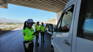 Malatya'da 999 Polisle Huzur Uygulaması! Binlerce Kişi ve Araç Denetlendi