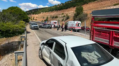 Doğanşehir'de Düğün Konvoyunda Zincirleme Kaza! 4 Kişi Yaralandı