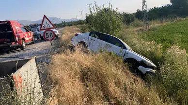 Doğanşehir'de Kamyonet ile Otomobil Çarpıştı, Aralarında Çocuğun da Bulunduğu 3 Kişi Yaralandı