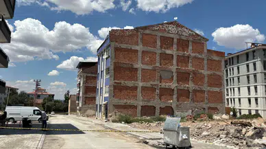 Malatya'da Kolon Alarmı! Şüpheli Sesler Sonrası Bina Tahliye Edildi