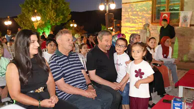 Darende’de Yaz Akşamlarına Yeşilçam Dokunuşu: Tarihi Okul Bahçesinde Hababam Sınıfı Gösterimi