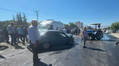 Doğanşehir'de Traktörle Çarpışan Otomobilde 3 Kişi Yaralandı