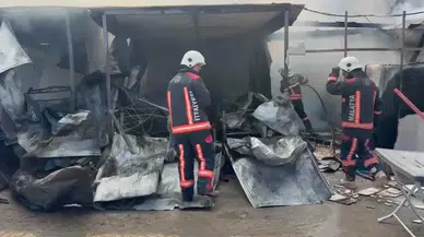 Yeşilyurt’ta Şantiye Konteynerleri Alevlere Teslim Oldu