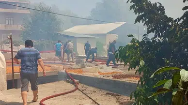 Darende'de Yangın Alarmı: Alevler Evlere Sıçradı, Vali Yavuz Bölgeye Gidiyor