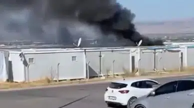 Malatya’da Dilek Yolunda Korkutan Yangın: Atıl Konteyner Alevlere Teslim Oldu