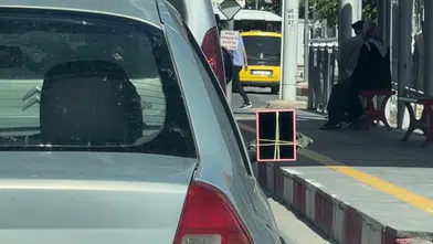 Malatya Trafiğinde Gülümseten Görüntü! Kırılan Aynaya Bulduğu Çözüm Şaşkınlık Yarattı