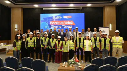 Mühendislik Öğrencilerine Anlamlı Destek: İlk Baret ve Yelekleri Törenle Verildi