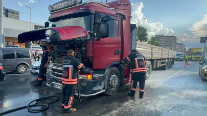 Çevreyolu'nda Seyir Halindeki Tır Alevlere Teslim Olmadan Kurtarıldı