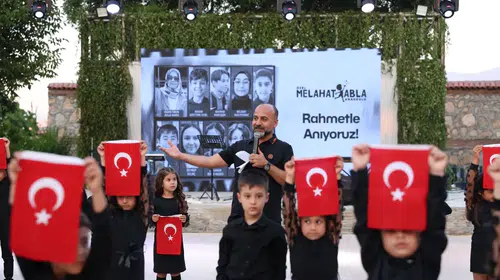 Melahat Abla Anaokulu’nda Mezuniyet Heyecanı: Miniklerin Gösterileri Ayakta Alkışlandı