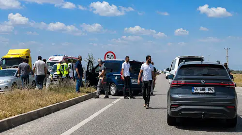 Malatya-Sivas Karayolu’nda Kaza: İki Araç Çarpıştı, 3 Kişi Hastaneye Kaldırıldı