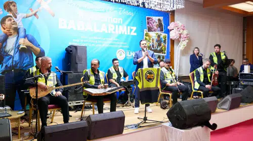 Yeşilyurt’ta Muhtarlar İçin Anlamlı Gece: Babalar Günü Coşkusu Müzik ve Vefa ile Taçlandı