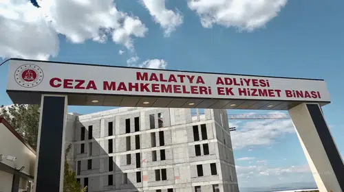 Malatya’daki Aile Katliamı Davasında Karar Çıktı: Polis Memuruna Ağırlaştırılmış Müebbet, Eşine Hapis ve Tutuklama