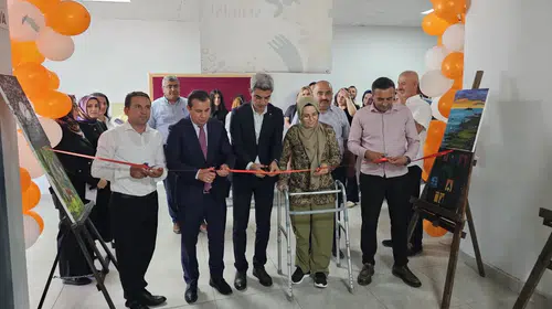 Depremde Uzvunu Kaybetti, Sanattan Vazgeçmedi: Akçadağ’daki Sergi Büyük Takdir Topladı