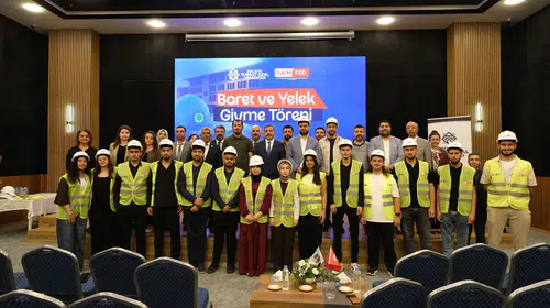 Mühendislik Öğrencilerine Anlamlı Destek: İlk Baret ve Yelekleri Törenle Verildi