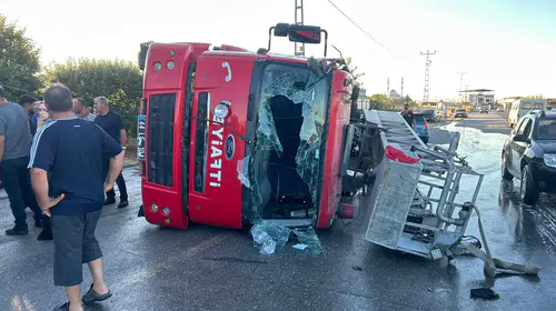 Yangına Giderken Kaza Yaptılar! Malatya’da Devrilen İtfaiye Aracındaki 3 Personel Yaralandı