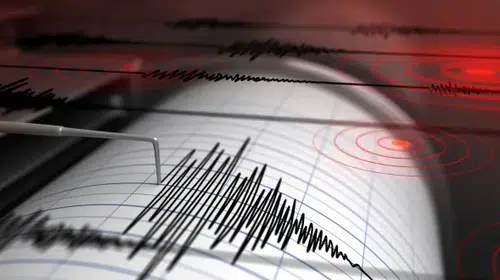 Malatya'da 5.0 Büyüklüğünde Deprem Paniği: Vatandaşlar Kendini Sokağa Attı (VİDEO)