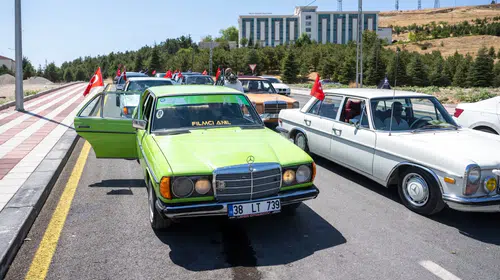 Kayısı Festivali'nde Klasik Mercedes Şöleni! Türkiye'nin Dört Bir Yanından Malatya'ya Geldiler