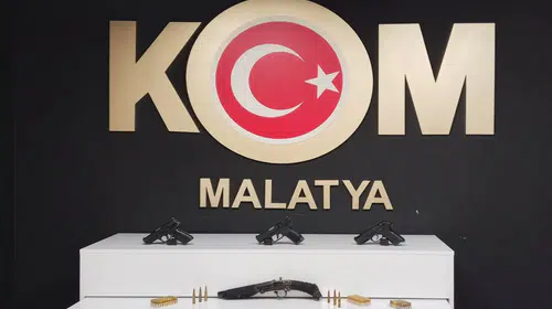 Malatya'da Ruhsatsız Silah Operasyonu! Çok Sayıda Tabanca ve Mermi Ele Geçirildi