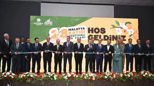 28. Malatya Kayısı Festivali Coşkuyla Başladı: Birlik, Bereket ve Üretim Mesajları Verildi