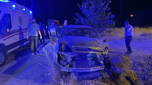 Doğanşehir'de Kaza: Tır ile İki Otomobil Çarpıştı, 7 Yaralı
