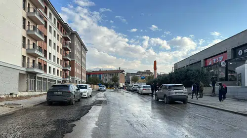 Malatya’da Deprem Sonrası Kurulan Konteyner Çarşı Kaldırıldı: Yol Yeniden Açıldı