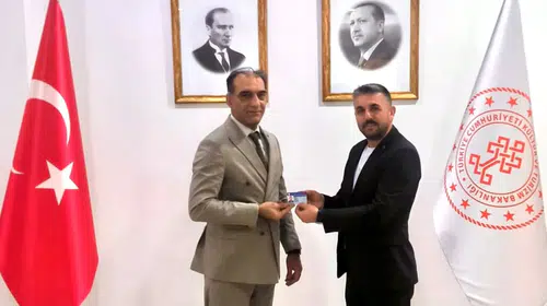 Malatyalı Sanatçı Oktay Demirci’ye Kültür Bakanlığından Önemli Unvan