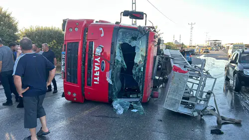Yangına Giderken Kaza Yaptılar! Malatya’da Devrilen İtfaiye Aracındaki 3 Personel Yaralandı