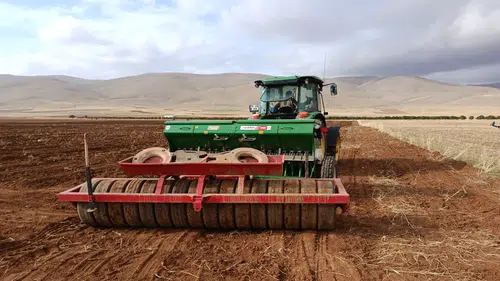 Malatya Darende’de Yeni Sezon Başladı: 40 Bin Dönüm Arazi Buğday ve Arpa İçin Ekiliyor