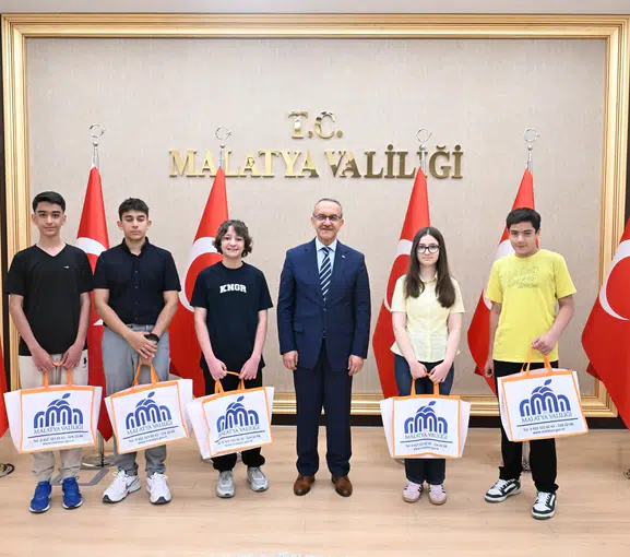 LGS'de 500 Tam Puan Alan Malatyalı Öğrenciler Vali Yavuz'la Buluştu