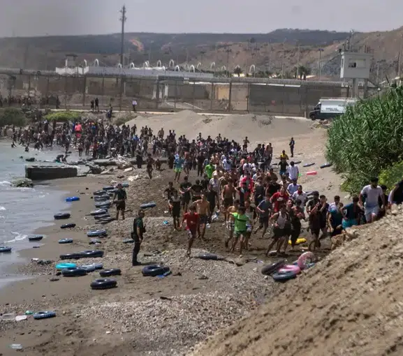 İspanya Sınırında Göçmen Krizi Derinleşiyor: Ceuta'da Olağanüstü Hareketlilik
